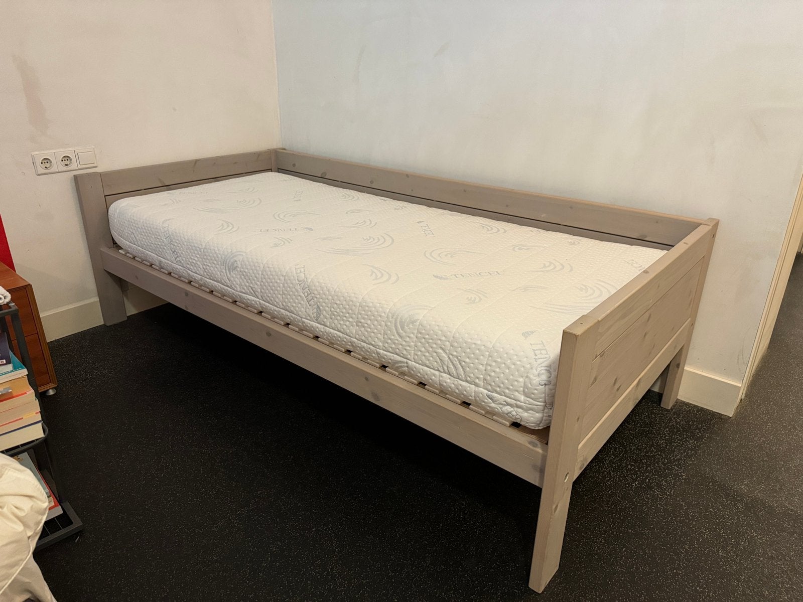 Lifetime Original bedbank 90x200 incl lattenbodem en matras, Ophalen, 90 cm, Eenpersoons, Wit