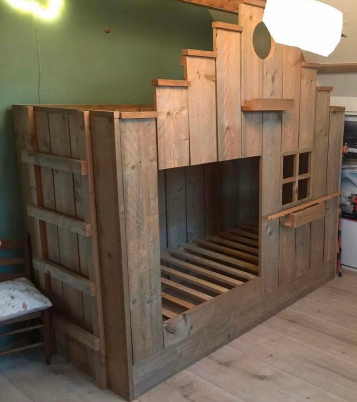 Uniek handgemaakt steigerhouten huisjesbedSaartje Prum sfeer, Ophalen, Zo goed als nieuw, Stapelbed