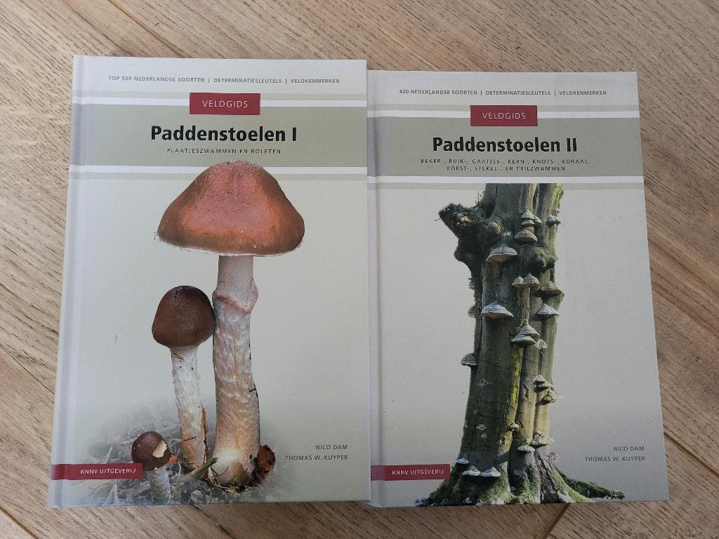 Veldgids Paddenstoelen I & II – KNNV – complete set, Ophalen of Verzenden, Overige onderwerpen, Thomas W. Kuyper, Zo goed als nieuw