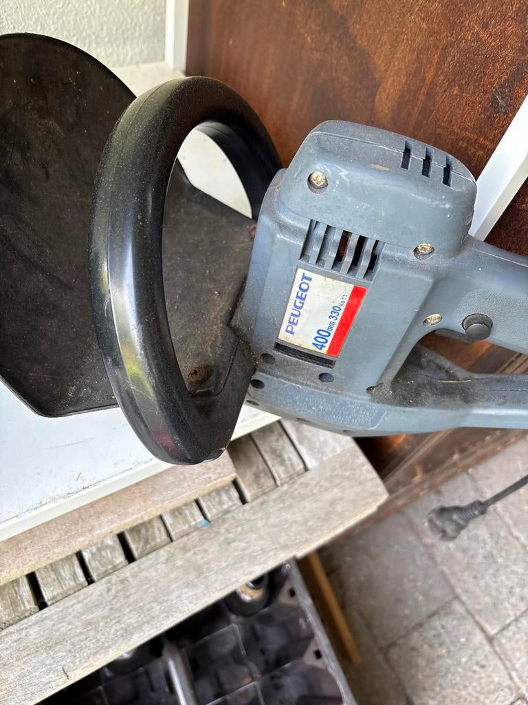 Peugeot Heggenschaar 400mm 330W Elektrisch, Ophalen of Verzenden, Gebruikt, Elektrisch