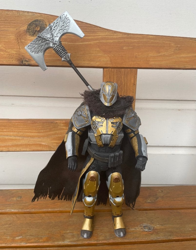Destiny iron lord saladin McFarlane deluxe figure | 25 cm, Ophalen of Verzenden, Zo goed als nieuw