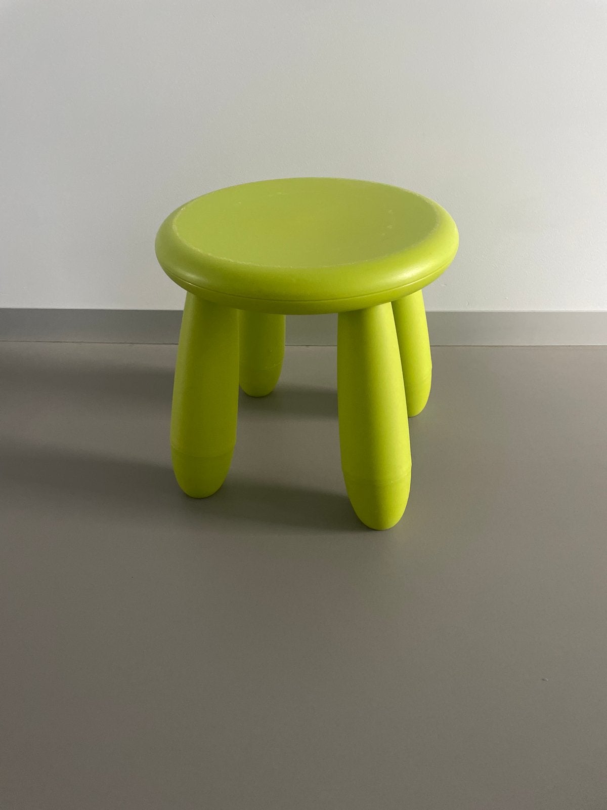 Groen kunststof Ikea krukje - ideaal voor kinderen, Ophalen of Verzenden, Gebruikt, Kunststof