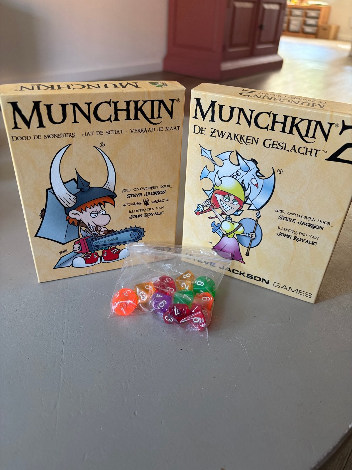 Munchkin en Munchkin 2: De Zwakken Geslacht bordspellen, Drie of vier spelers, Ophalen of Verzenden, Gebruikt
