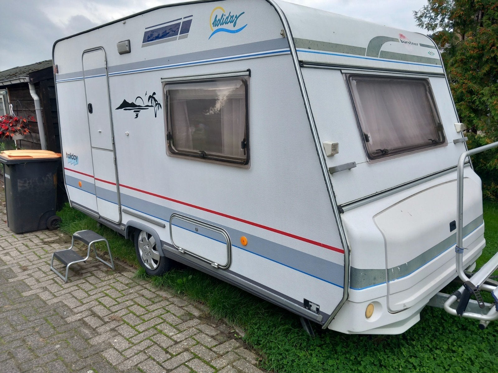 burstner caravan, Caravans en Kamperen, Koelkast, Rondzit, Dwarsbed, Particulier