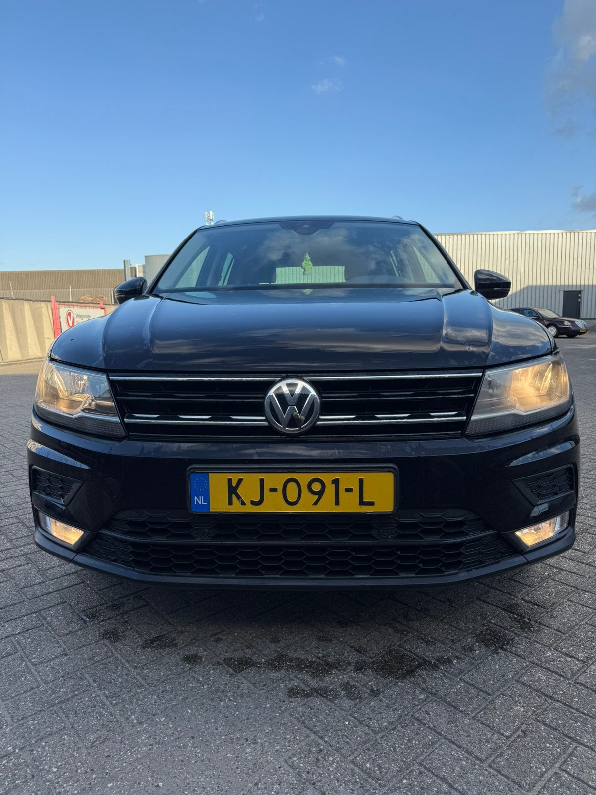 Volkswagen Tiguan 2.0 TDI 110KW 2016 Zwart, Auto's, Volkswagen, 4 cilinders, Zwart, Origineel Nederlands, 1468 kg