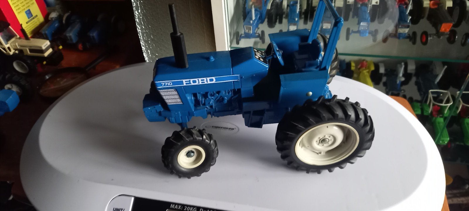 Ford 7710 Tractor Schaalmodel 1:12, Ophalen of Verzenden, Gebruikt, Tractor of Landbouw, Overige merken