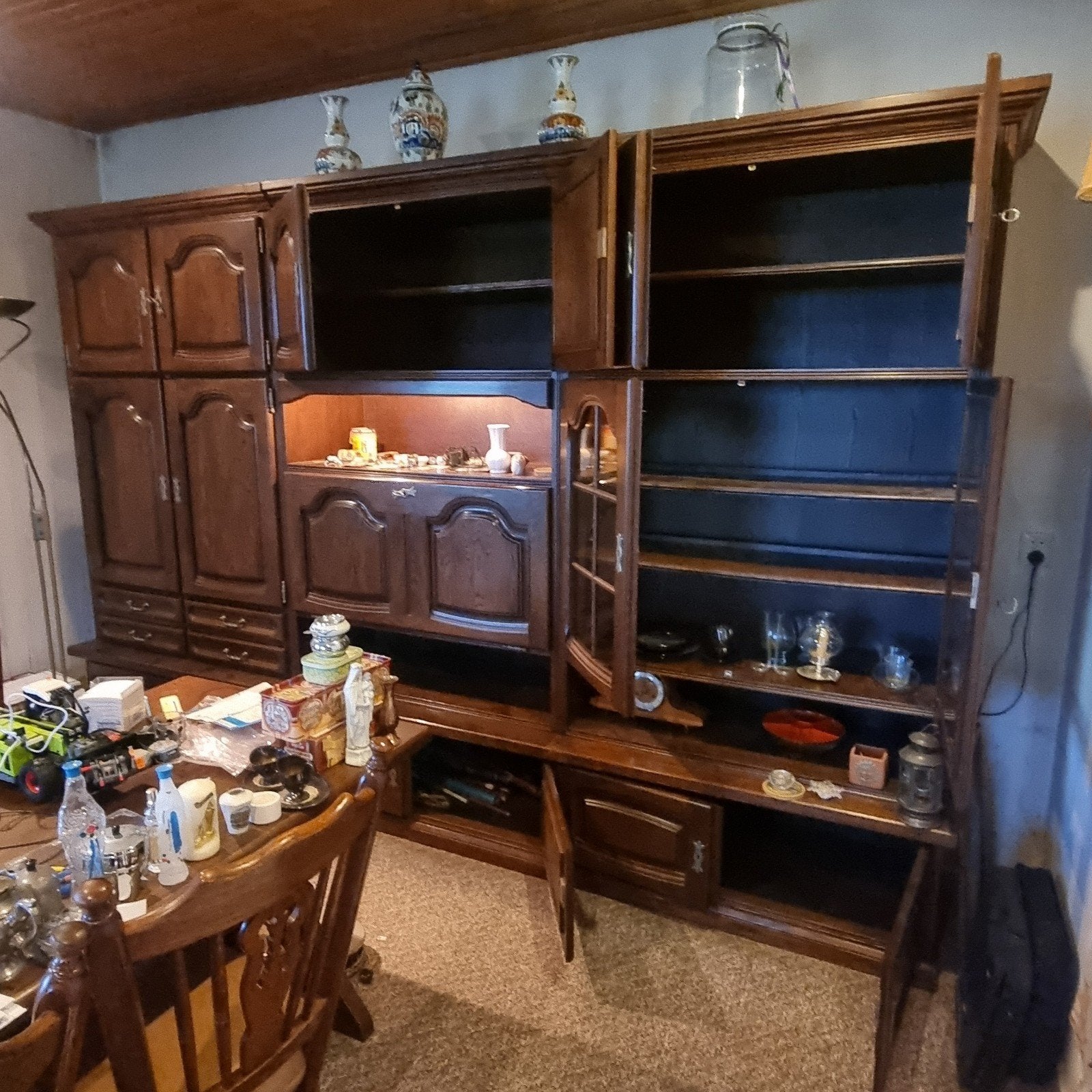 Grote houten wandkast met veel opbergruimte, Ophalen, Gebruikt