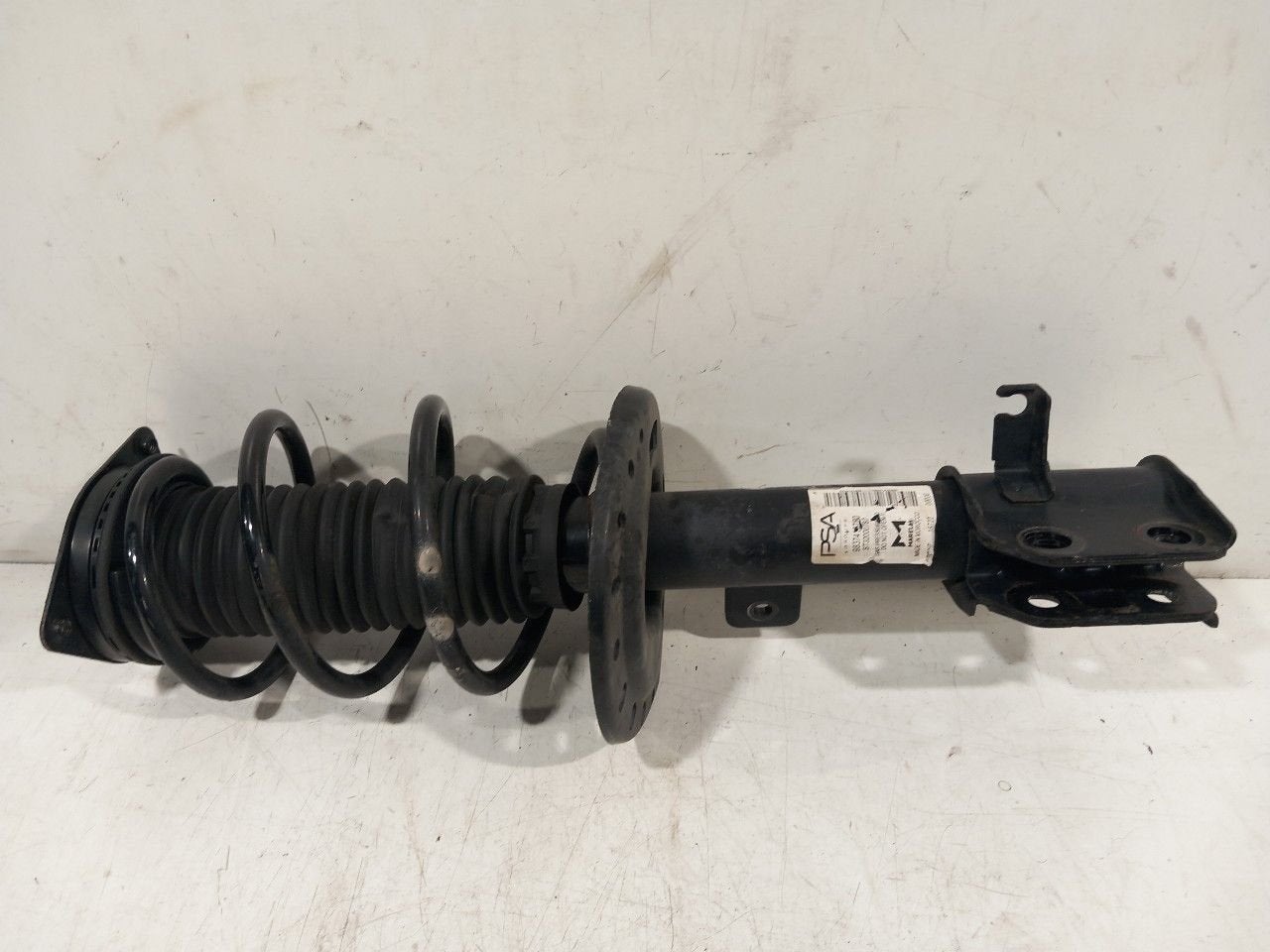 Veerpoot links voor Opel Corsa, Onderdelen@venauto.nl, Van der Ven Autorecycling B.V., Gebruikt, Ettenseweg 76, 4706 PB Roosendaal, The Netherlands