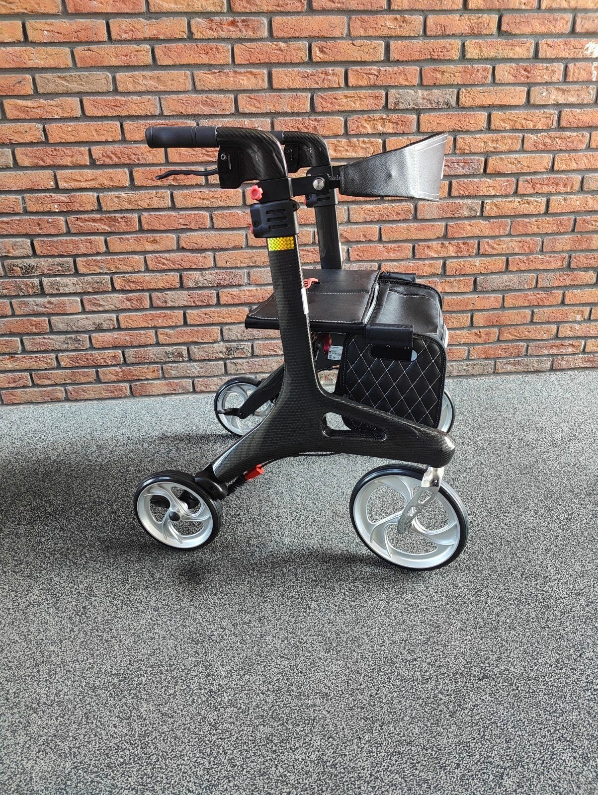 drive nitro rollator van carbon lichtgewicht nieuwstaat, Ophalen of Verzenden, Lichtgewicht, Zo goed als nieuw
