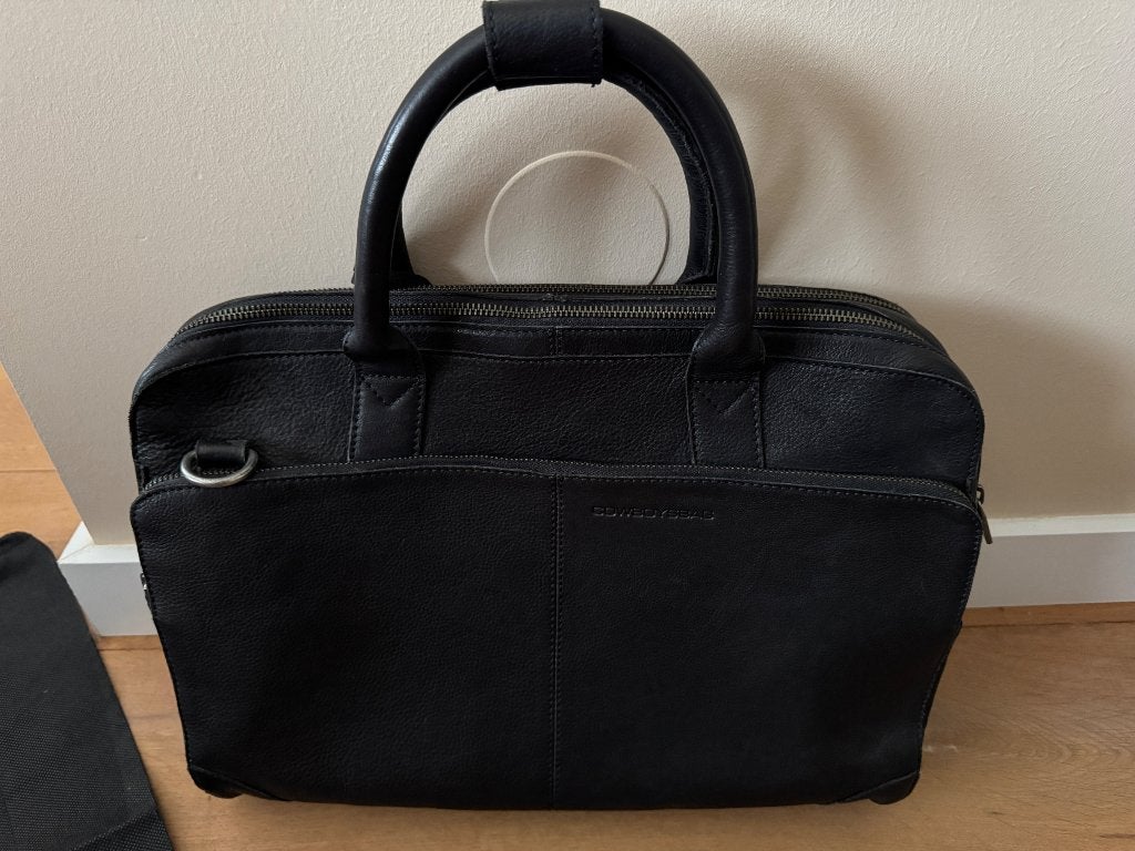 Prachtige Laptoptas, aktetas Cowboysbag! Zwart leer, 17 inch of meer, Aktetas, Ophalen of Verzenden, Zo goed als nieuw