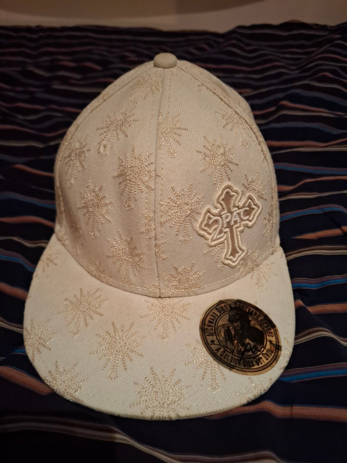 Tupac Shakur Snapback Pet - Crème met borduursel, Ophalen of Verzenden, Zo goed als nieuw, Pet