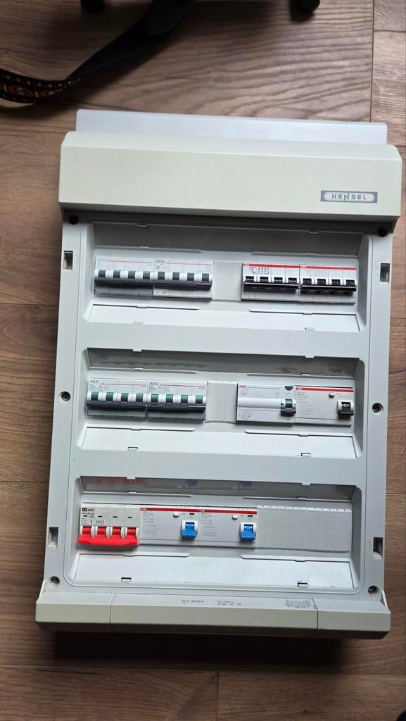Hensel groepenkast met AEG en ABB componenten, Hobby en Vrije tijd, Elektronica-componenten, Ophalen, Gebruikt