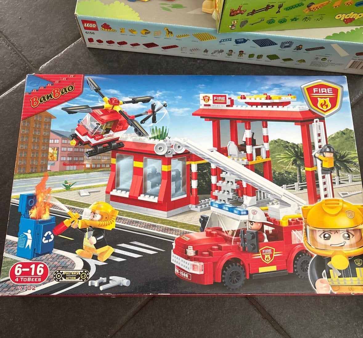 Brandweerkazerne, Ophalen of Verzenden, Zo goed als nieuw