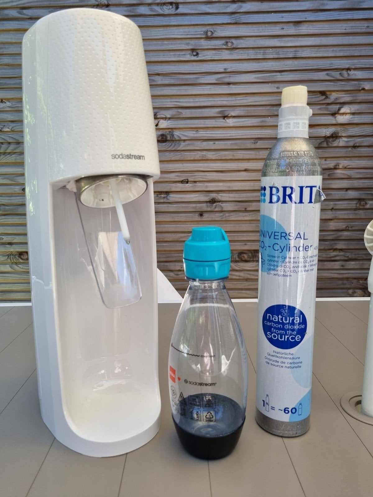 Sodastream bruiswatermaker met CO2-cilinder en fles, Witgoed en Apparatuur, Ophalen of Verzenden
