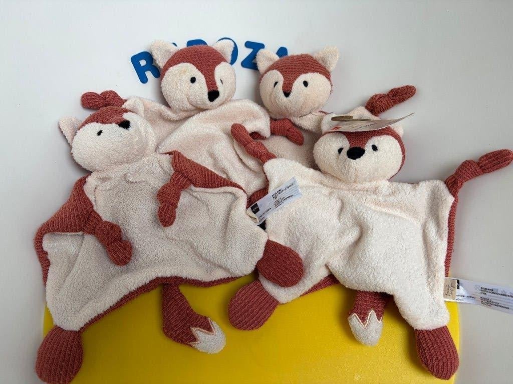 K3296 hema doek doekje vos wit rood 4x, Kinderen en Baby's, Speelgoed | Knuffels en Pluche, Ophalen of Verzenden, Zo goed als nieuw