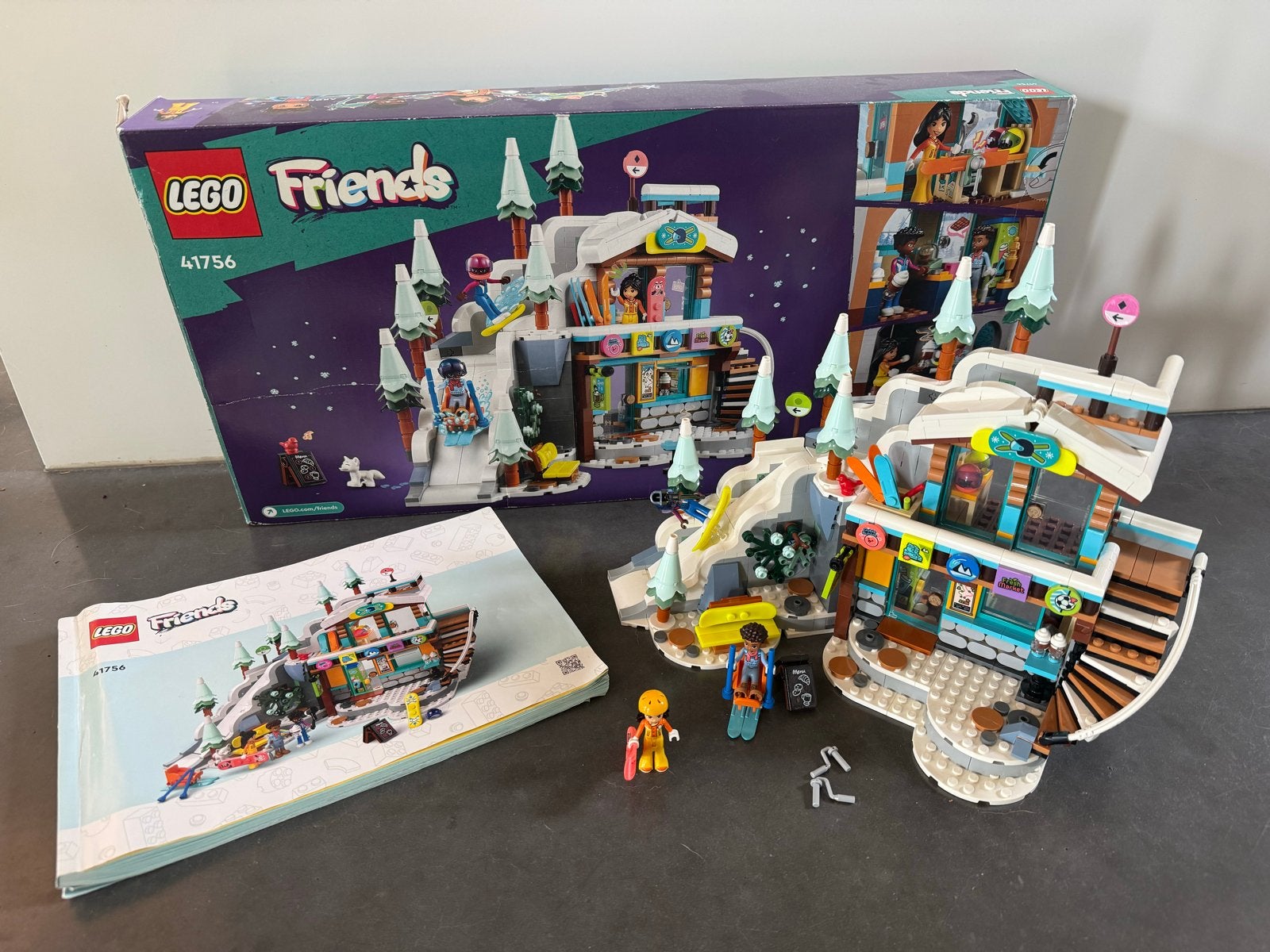 LEGO Friends 41756 Skipiste en Café, Ophalen, Zo goed als nieuw, Overige merken