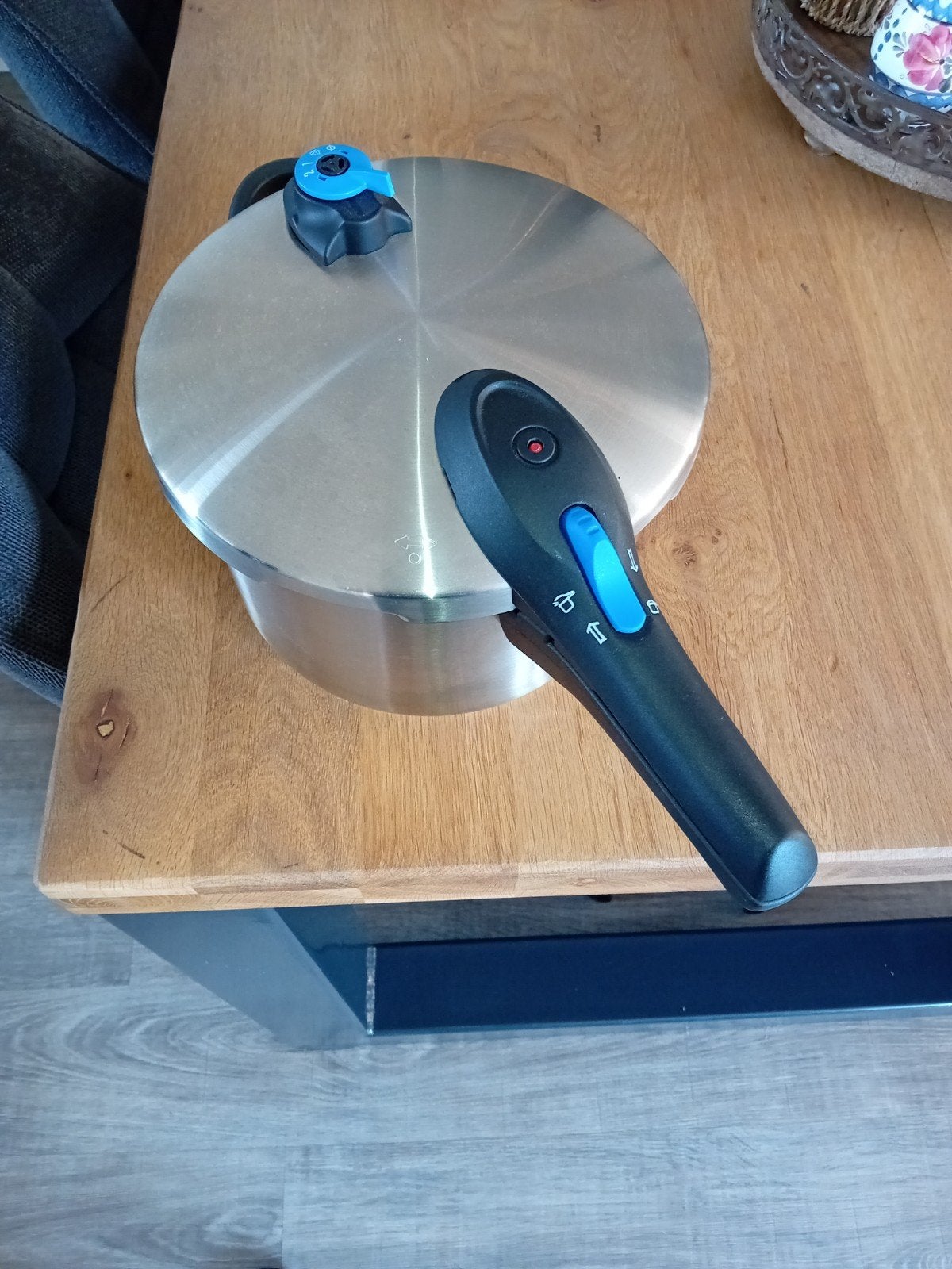 BK Snelkookpan 6 liter - Zo goed als nieuw, Snelkookpan, Geschikt voor inductie, BK, Ophalen of Verzenden