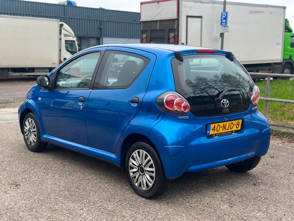 Toyota Aygo 1.0-12V Access Airco! NAP! 5 deurs! Apk!, Voorwielaandrijving, Gebruikt, Startonderbreker, 68 pk