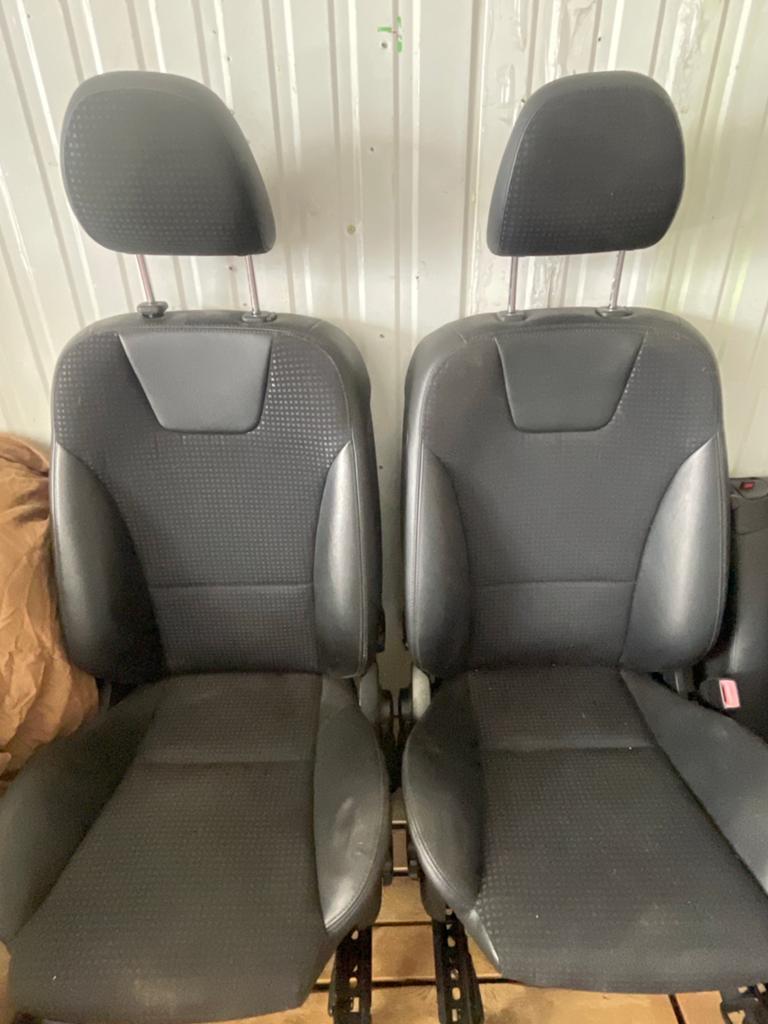 Deurenbekleding,twee stoelen en achterbank.Mercedes B-Klasse, Ophalen of Verzenden, Gebruikt, Mercedes-Benz