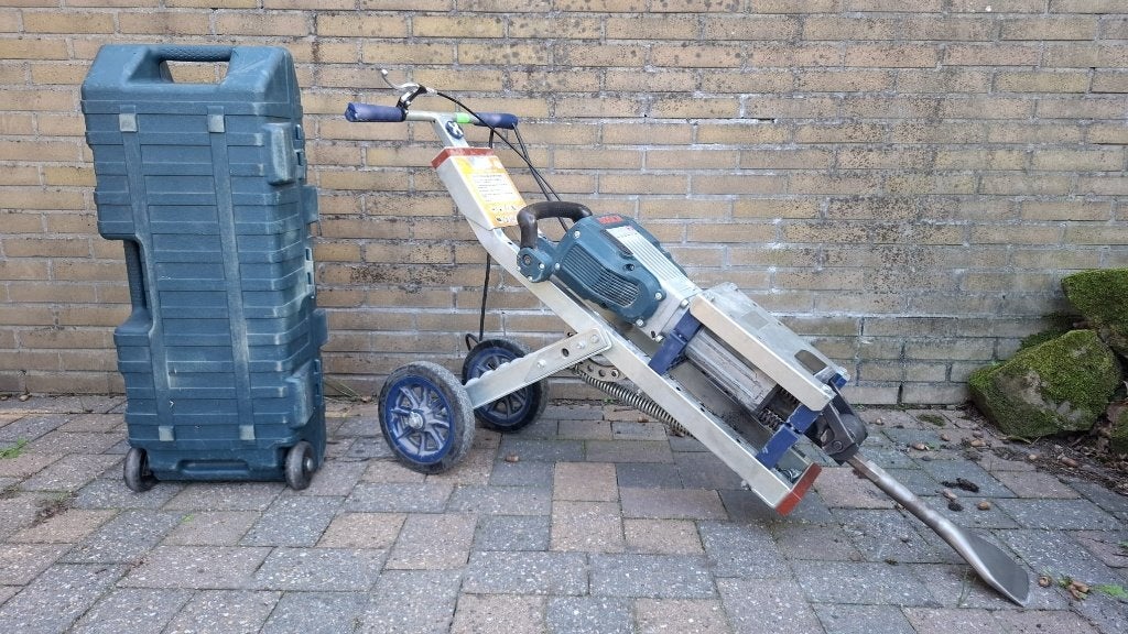 Foto 4 van Bosch GSH 16-28 + Makinex + Milwaukee