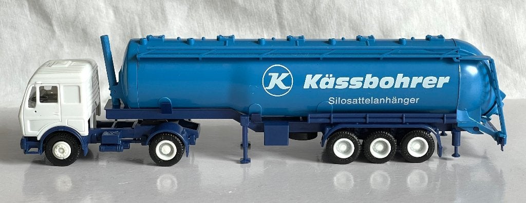 Herpa: Mercedes-Benz NG met Kässbohrer kipsilo-oplegger, Ophalen of Verzenden, Zo goed als nieuw, Bus of Vrachtwagen, Herpa