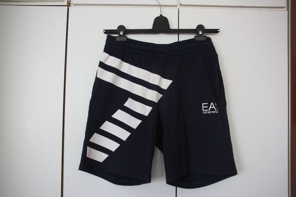 Origineel EA7 Emporio Armani short. Medium. Navy blue, EA7 Emporio Armani, Ophalen of Verzenden, Zo goed als nieuw, Algemeen