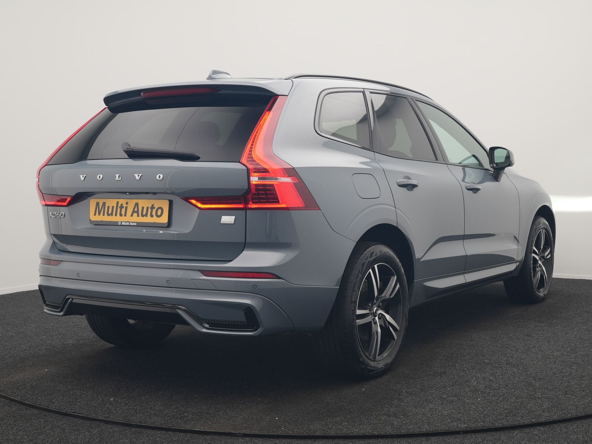 Volvo XC60 T6 AWD R-Design LONG RANGE PHEV 350pk Dealer O.H., Auto's, Automaat, 4 cilinders, 1969 cc, Leder en Stof