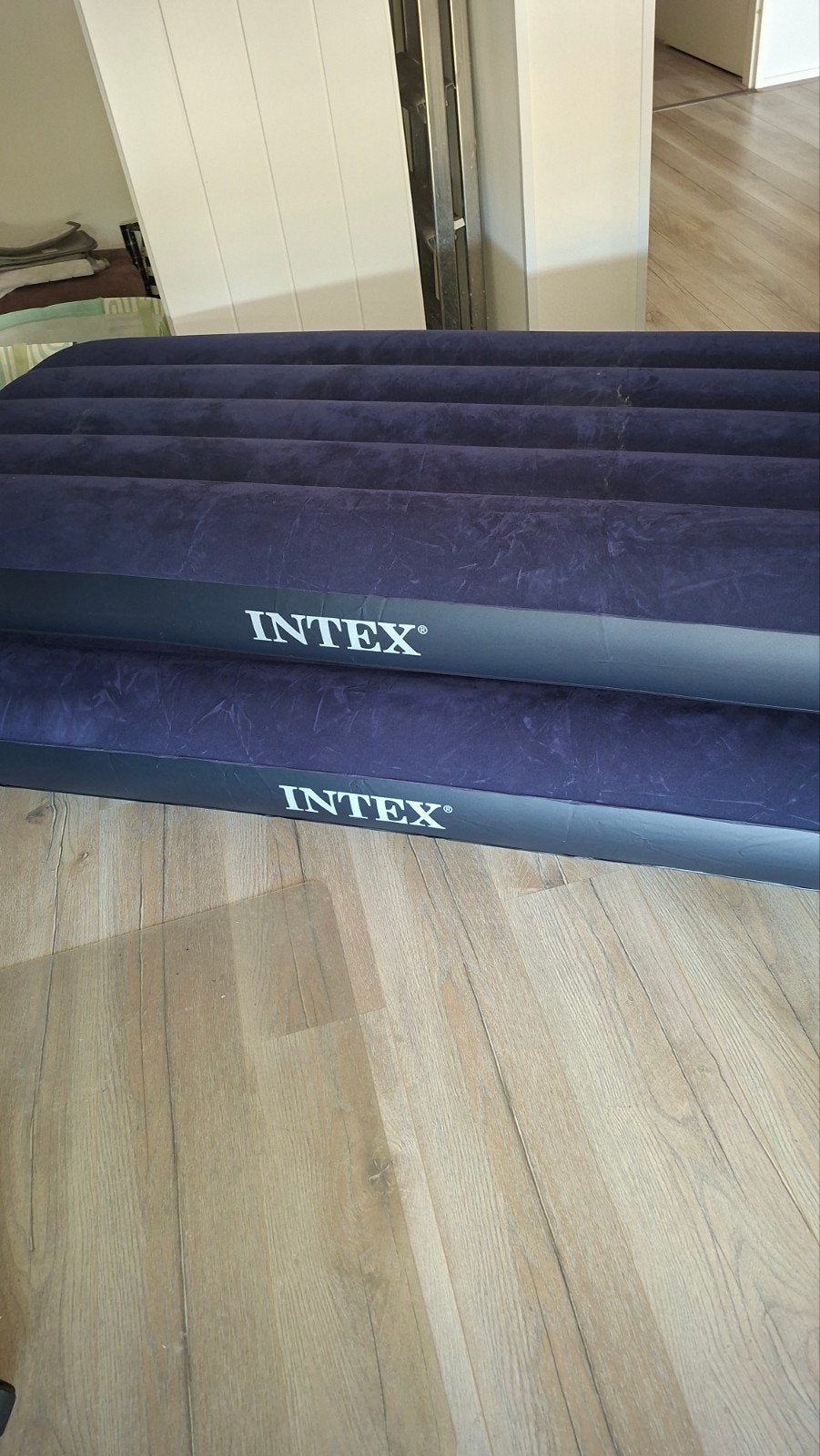 2x 1 persoons INTEX  luchtbedden, met pomp, Ophalen, Nieuw