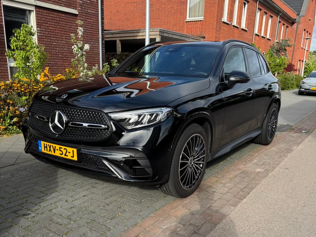 Mercedes-Benz GLC 200 4MATIC AMG Pano 360 Memory/Matrix, 4 cilinders, Zwart, Vierwielaandrijving, Dealer onderhouden