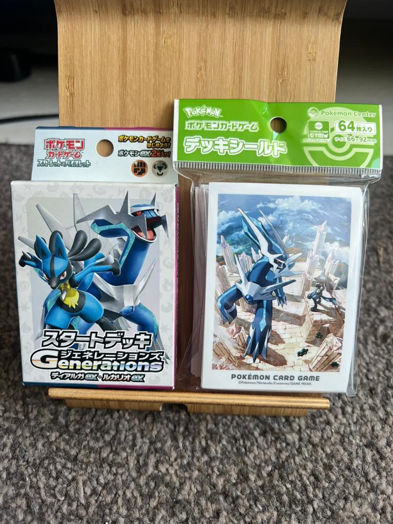 Lucario/Dialga starter deck and Sleeves, Ophalen of Verzenden, Zo goed als nieuw, Speeldeck
