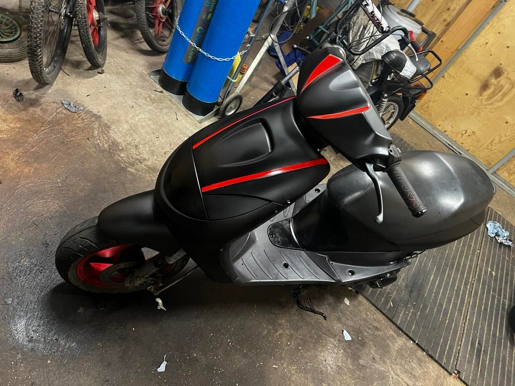 Puegoet vivacity 70 cc geel kenteken, Ophalen, Tweetakt, Gebruikt, Maximaal 45 km/u