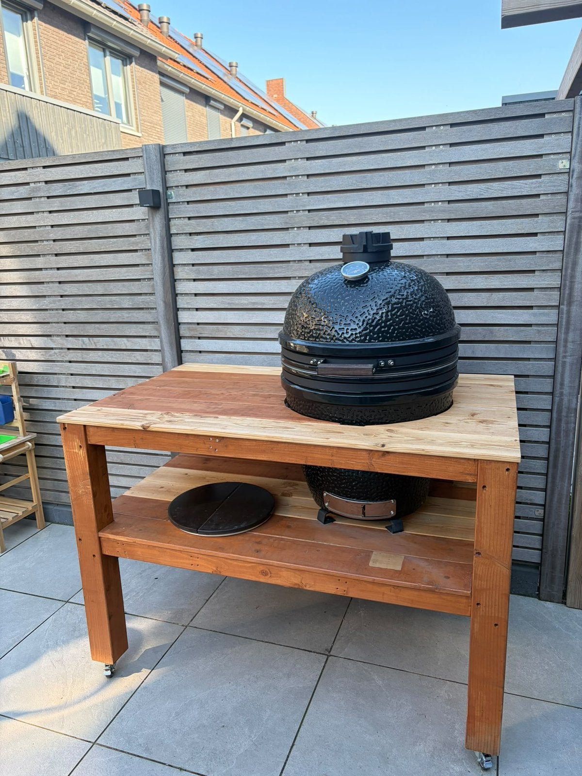 BBQ tafel met The Bastard Classic Large en regenhoes, Ophalen, Gebruikt, Houtskool, Inbouw