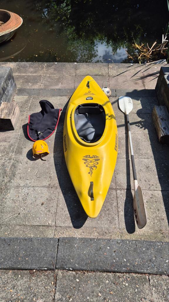 Eskimo Kajak met peddel, spatzeil en helm, Watersport en Boten, Kajaks, Ophalen, Gebruikt, 1-persoons