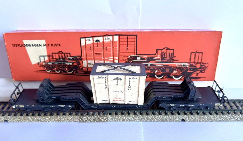Märklin 4618 – DB Dieplader met BAHIA transportkist, Wisselstroom, Wagon, Ophalen of Verzenden, Zo goed als nieuw