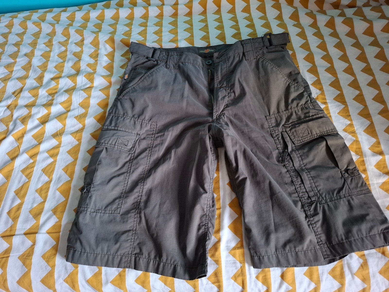 Olijfgroene korte broek met klittenband verstelbaar maat L, Ophalen of Verzenden, Zo goed als nieuw, Maat 52/54 (L), Groen
