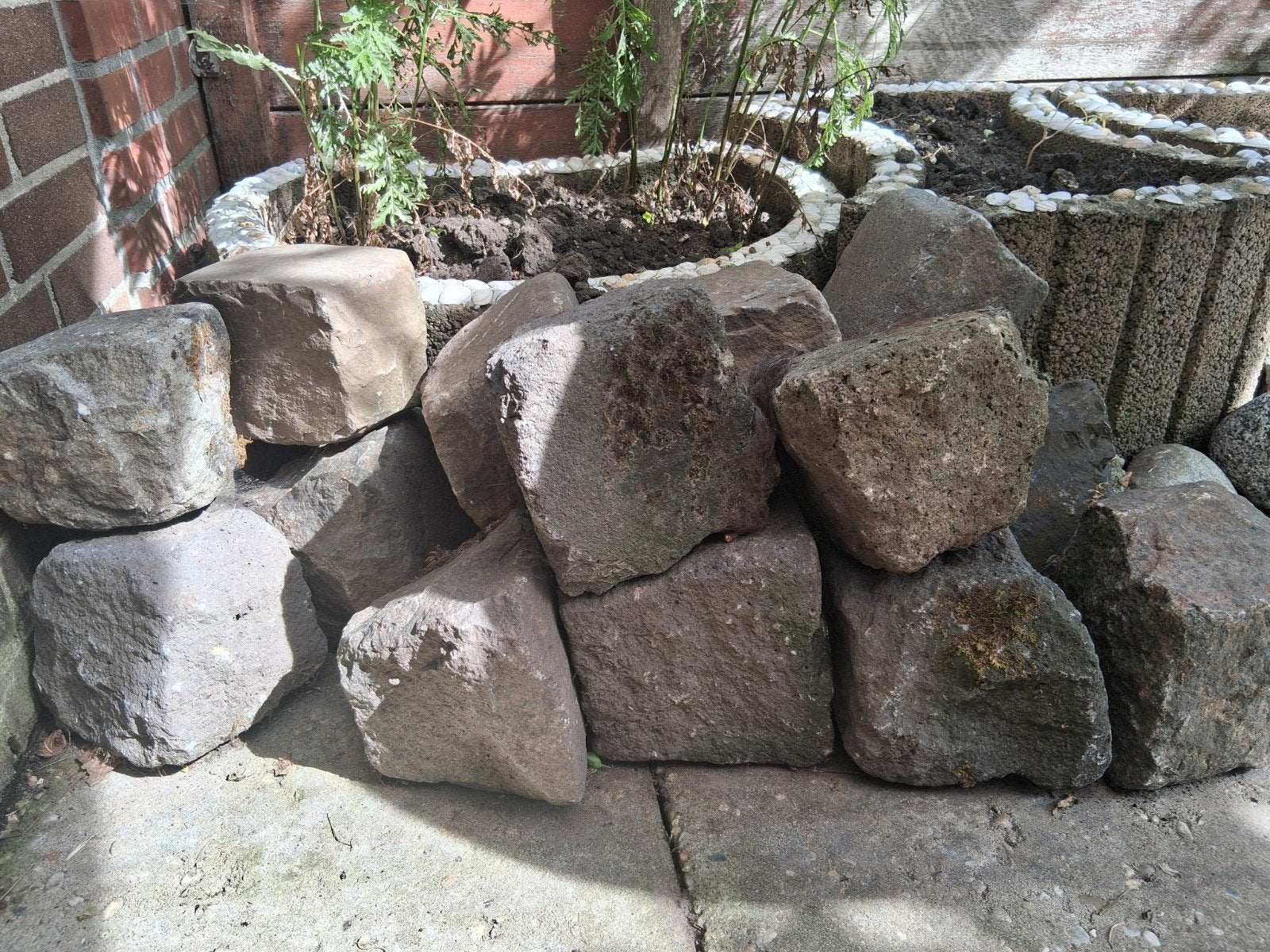 35 stuks grote  natuurstenen., Tuin en Terras, Ophalen, Zo goed als nieuw, Grijs, Kei