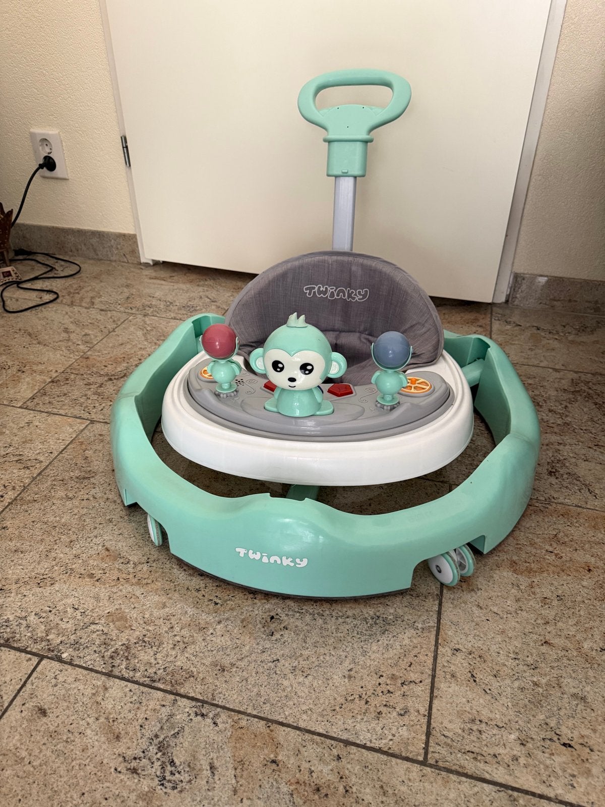 Twinky Babywalker met Duwstang en Speelgoed, Ophalen, Gebruikt