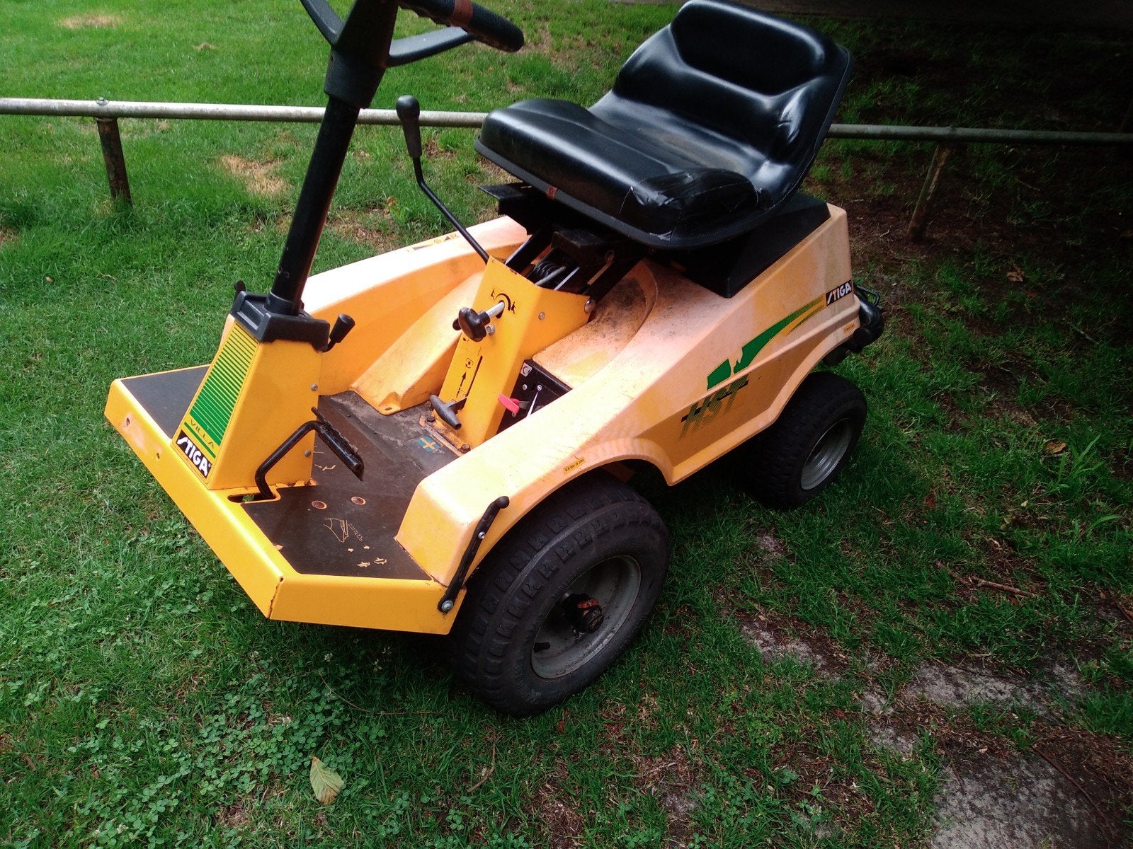 Te koop stiga villa hydrostaat tuintrekker zitmaaier., Ophalen, Gebruikt