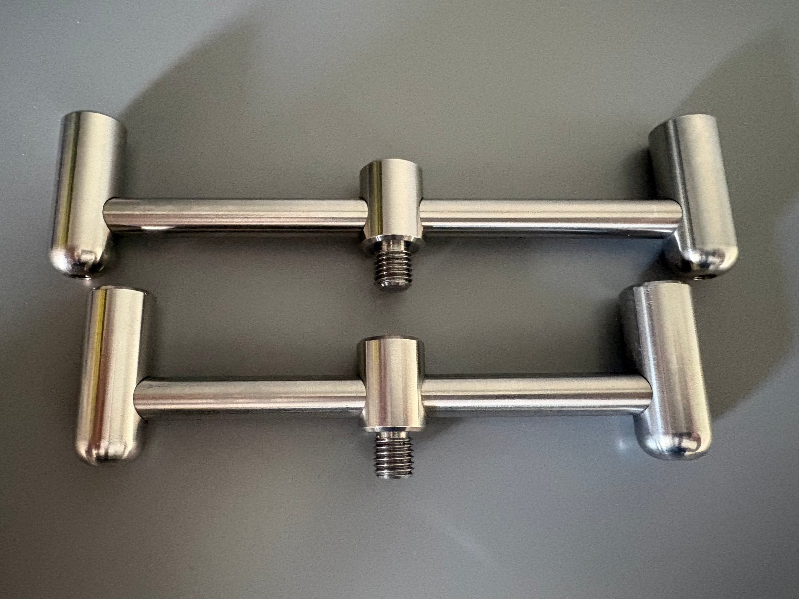 CUSTOM ANGLING SOLUTION C.A.S 2 ROD FIXED RVS BUZZERBARS, Watersport en Boten, Hengelsport | Karpervissen, Ophalen of Verzenden