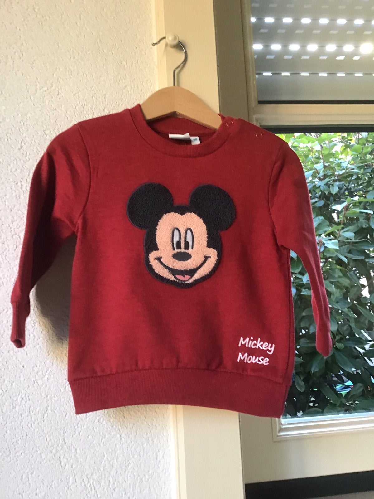 Nieuwe Mickey Mouse Sweater rood maat 80, Kinderen en Baby's, Ophalen of Verzenden, Nieuw, Jongetje of Meisje, Truitje of Vestje