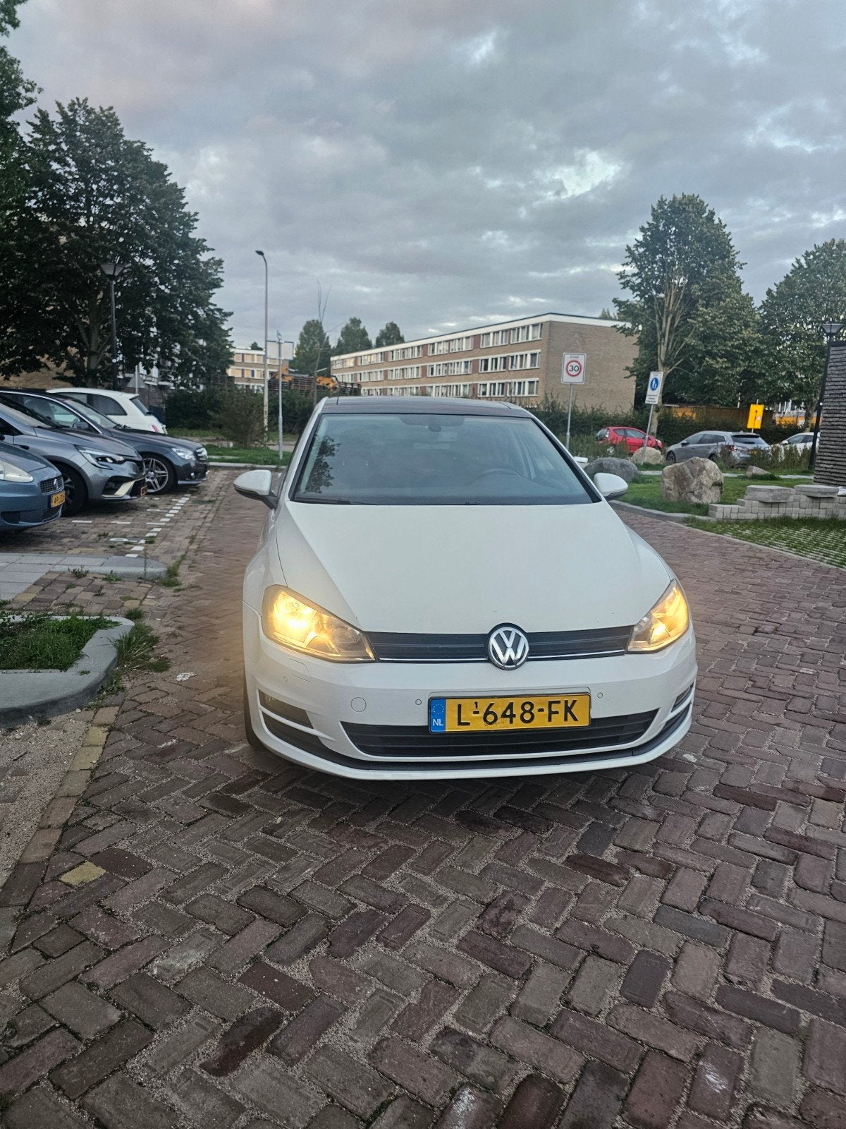 Volkswagen Golf 1.4 TSI 90KW 5D 2014 Wit, Voorwielaandrijving, 1147 kg, 4 cilinders, 620 kg