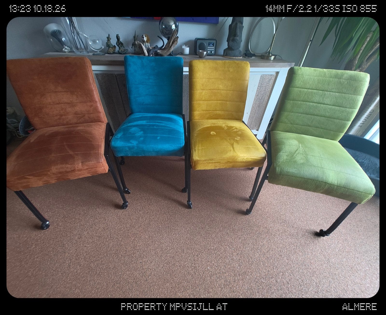 Set van 4 eetkamerstoelen in diverse kleuren met zwenk-wielt, Overige kleuren, Ophalen of Verzenden, Zo goed als nieuw, Metaal
