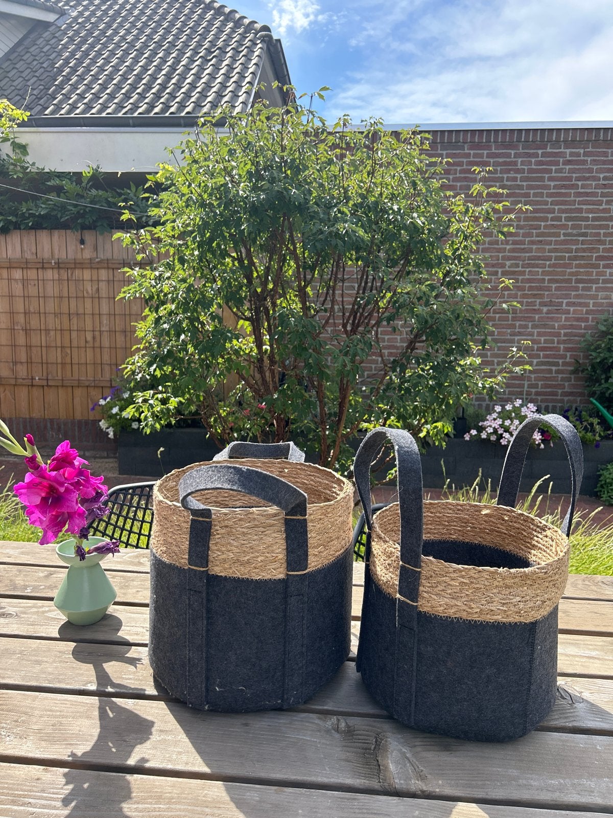 Set van 2 stijlvolle manden van vilt en riet, Huis en Inrichting, Ophalen, Gevlochten, Mand, Rond