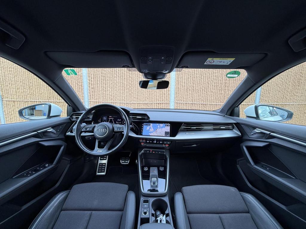 Audi A3 Limousine 30 TFSI S edition Automaat | Stoelverwarmi, Gebruikt, Wit, Bedrijf, 3 cilinders