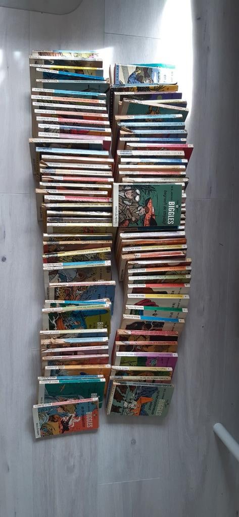Grote collectie Biggles Pockets - Diverse avonturen, Verzenden, Gelezen, W.E. Johns, Nederland