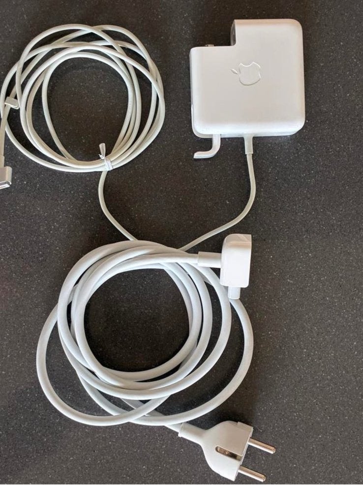 Apple 60W MagSafe 2-lichtnetadapter (model ADP-60AD V)., Computers en Software, Laptop-opladers, Ophalen of Verzenden, Zo goed als nieuw