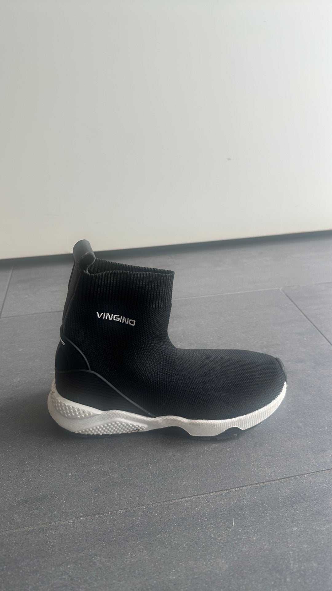 Vingino hoge sneakers zwart 34, Ophalen, Gebruikt, Jongen of Meisje, Schoenen