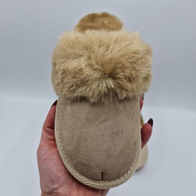 Warme schapenwollen pantoffels beige - Maat 41, Kleding | Dames, Beige, Nieuw, Ophalen of Verzenden, Pantoffels of Sloffen