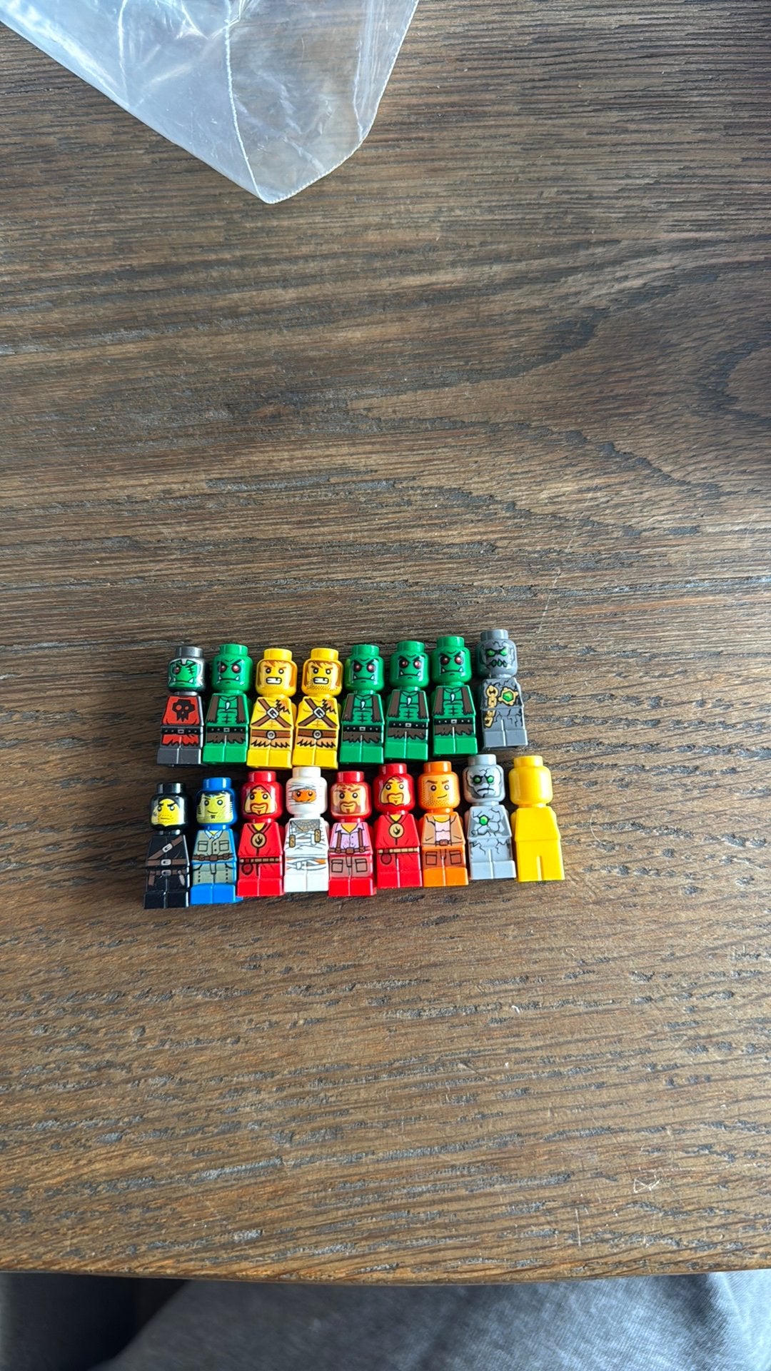 Lego 17 micro minifiguren, Ophalen of Verzenden, Zo goed als nieuw