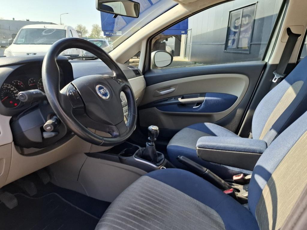 Fiat Grande Punto 1.4-16V Emotion 5-Drs Airco APK 03-2027✅, 400 kg, Grande Punto, Origineel Nederlands, Bedrijf